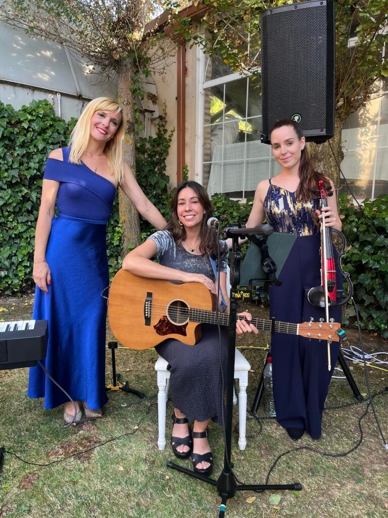 Destination Weddings on the Costa Blanca Tyna Ros wedding trio with violin in Spain